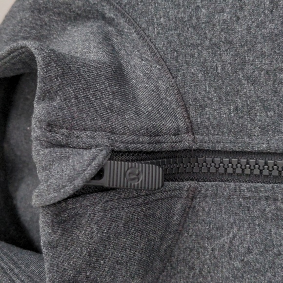Lululemon Mesh Is More Jacket, Heathered Black, Womens Size 6 - Picture 7 of 12